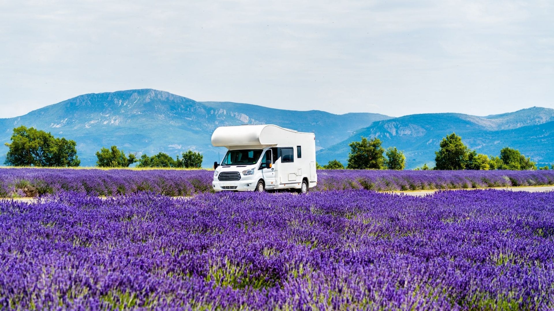 How to Decide What Type of Features You Need on Your Motorhome
